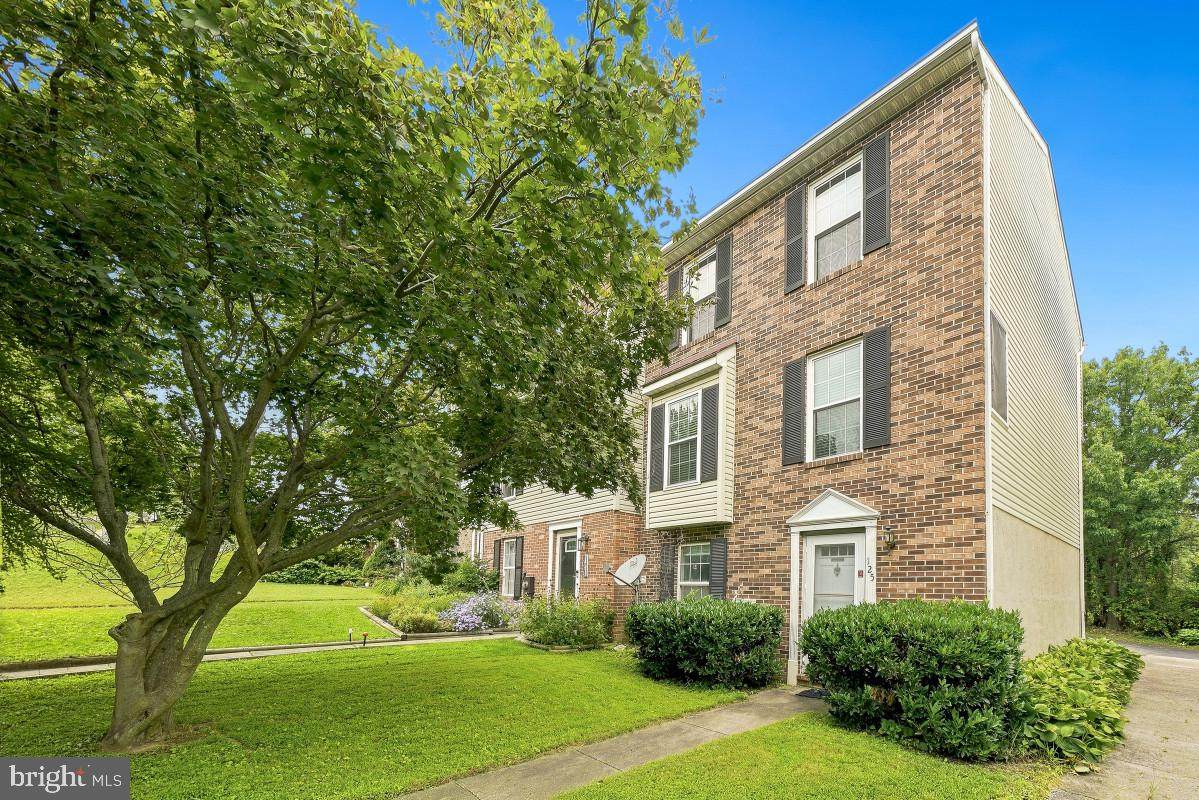 125 Towne Court - Photo 1