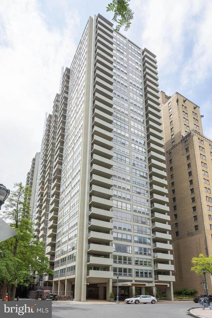 224-30 Rittenhouse Square - Photo 1
