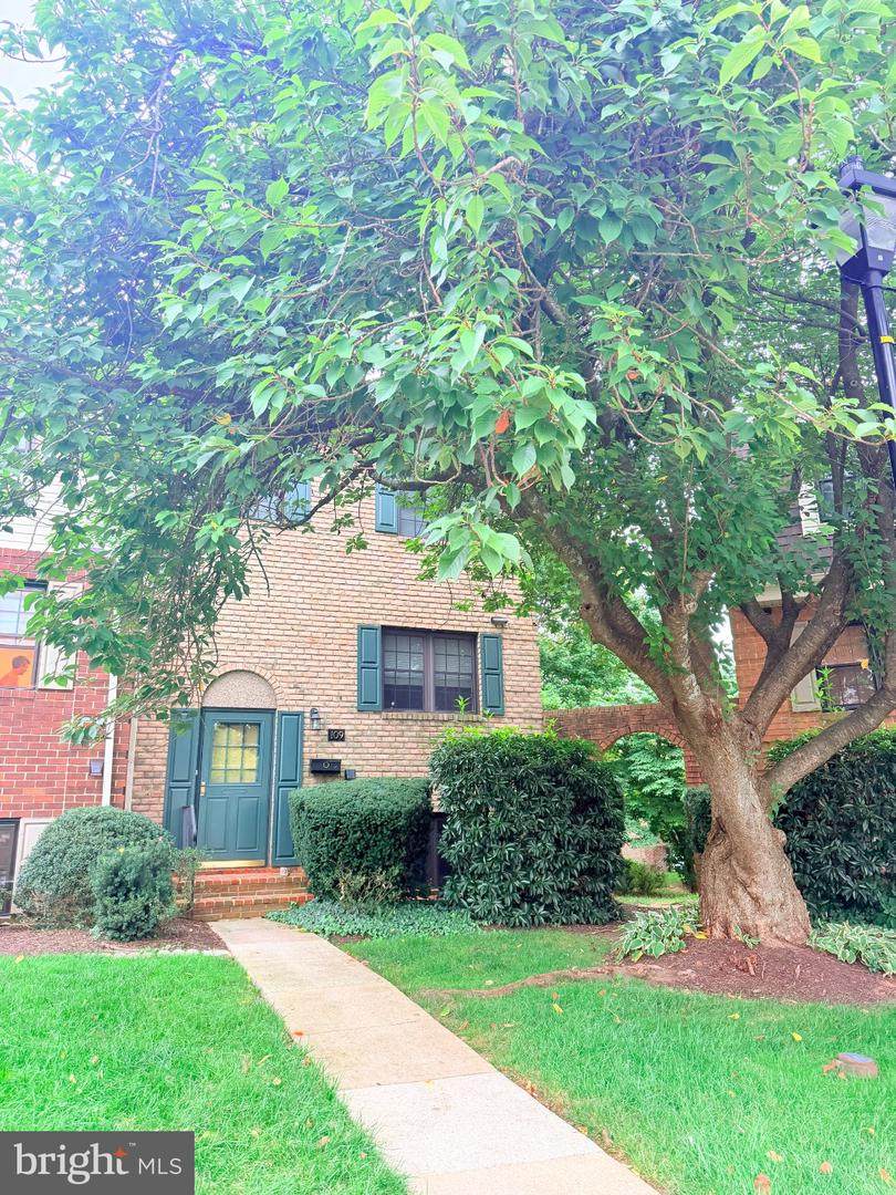109 Swarthmore Drive - Photo 1