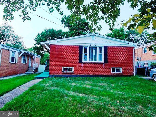 916 Hilltop Terrace - Photo 1