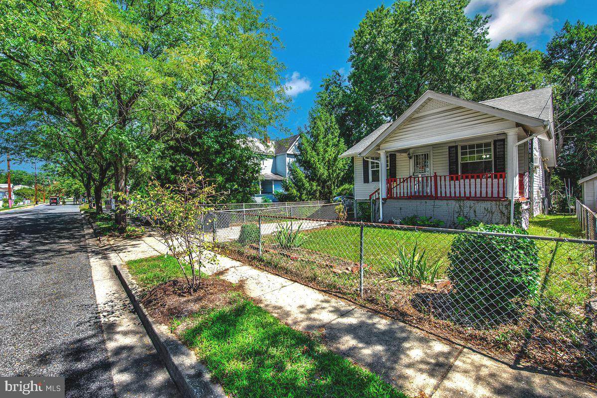 4007 Parkwood Street - Photo 1