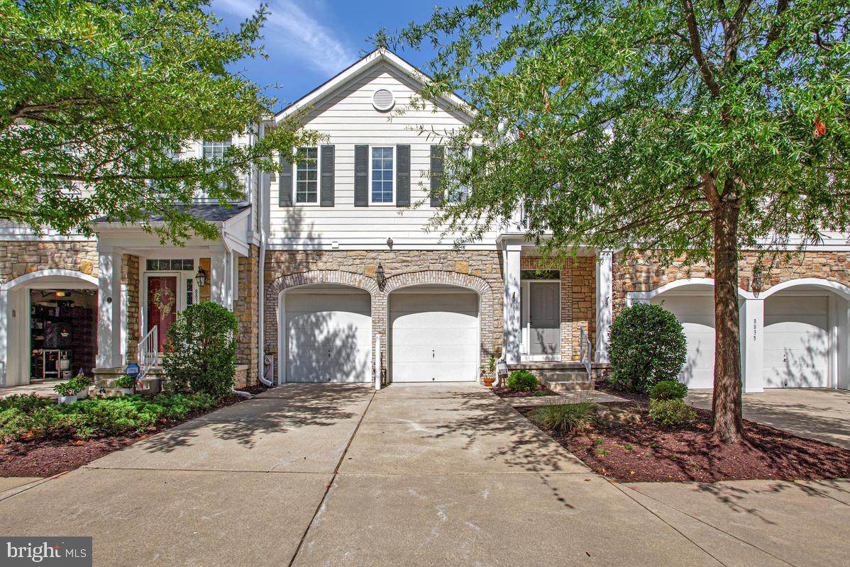 8833 Shining Oceans Way - Photo 1