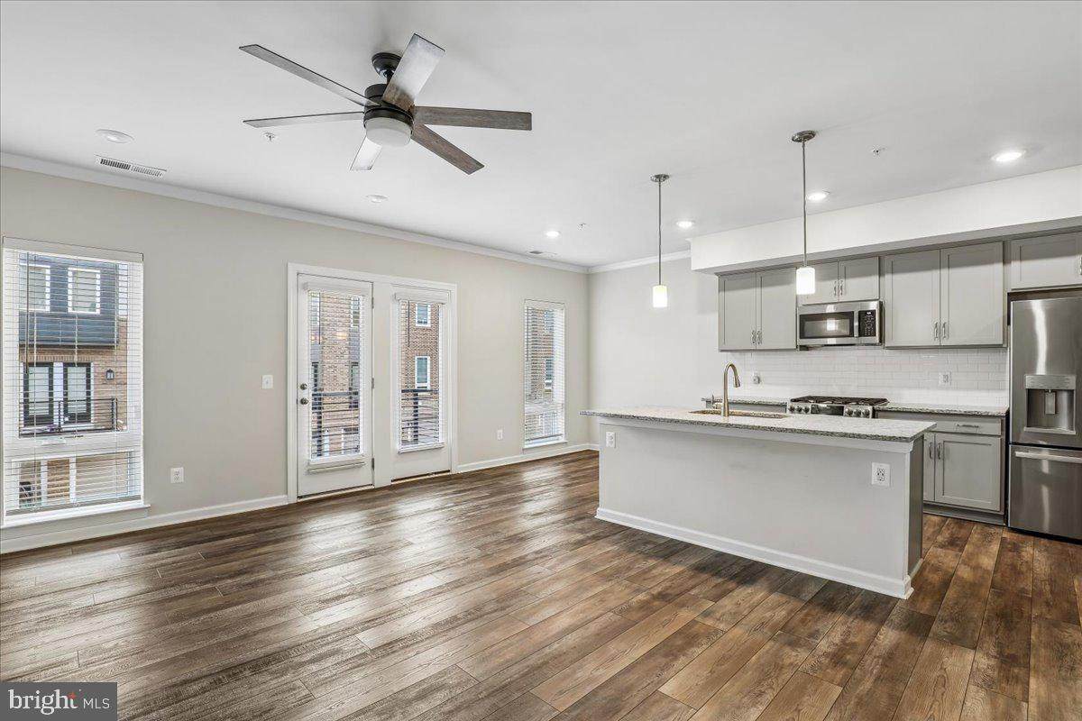 https://bt-photos.global.ssl.fastly.net/brightmls/orig_boomver_2_805303424398-2.jpg