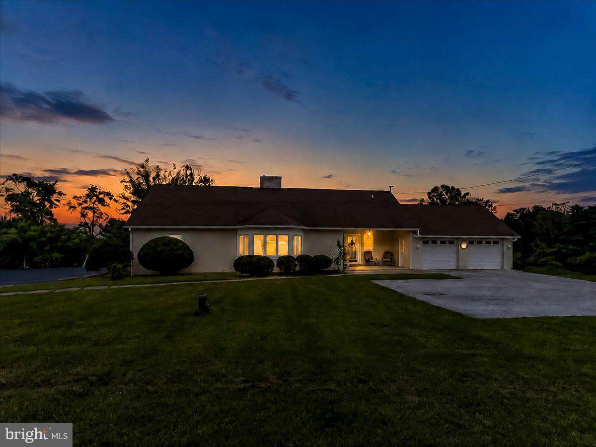 1679 Horseshoe Pike - Photo 1