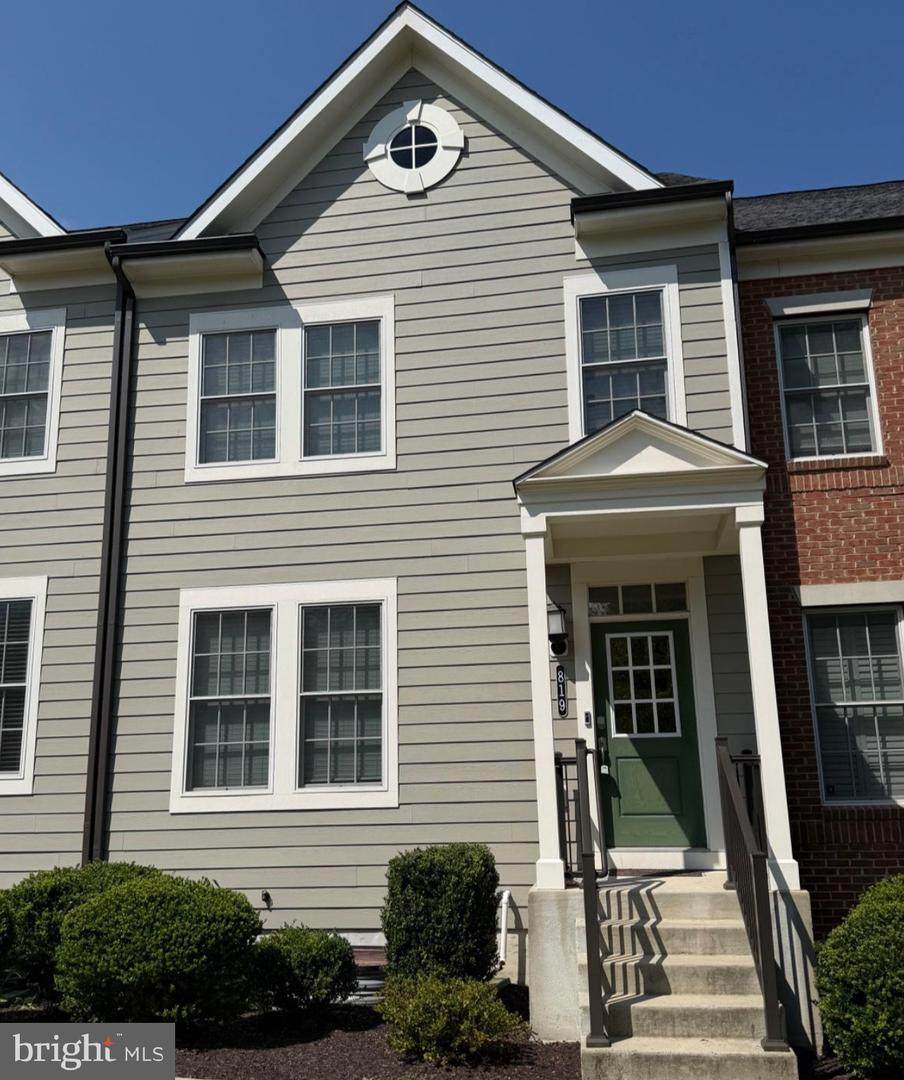 819 Herman Way - Photo 1