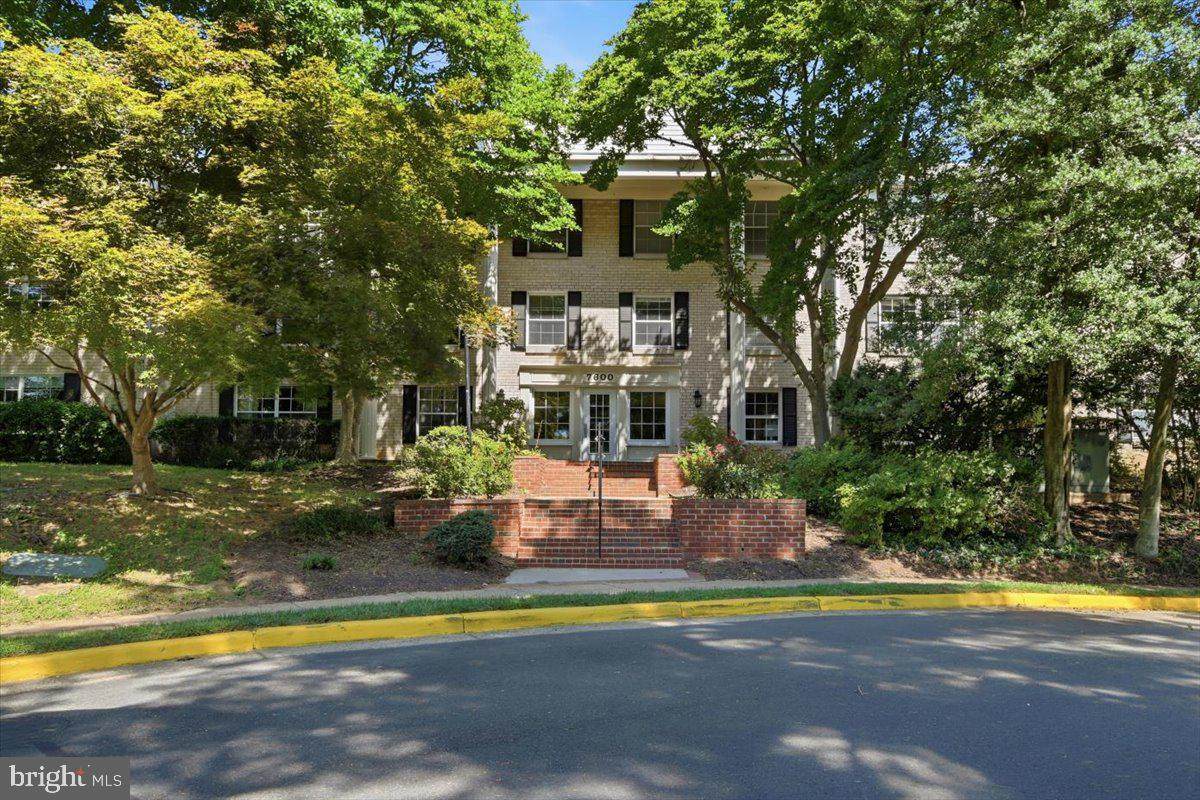 7600 Tremayne Place - Photo 1