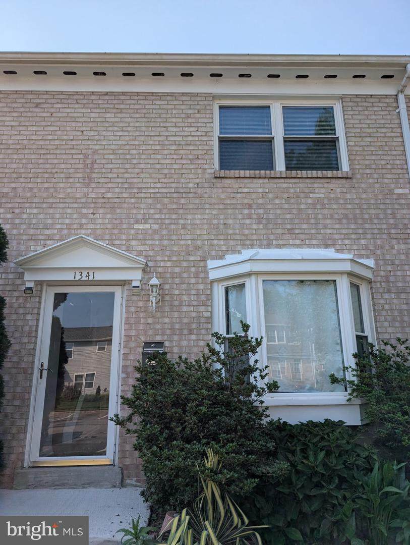 1341 Redbud Ct - Photo 1