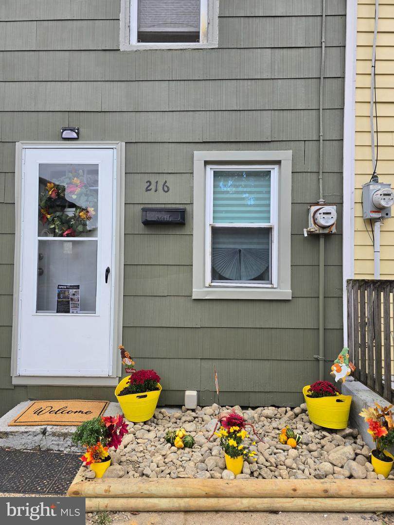 216 Barclay Street - Photo 1