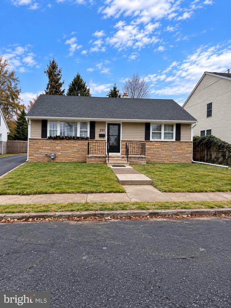 237 New Hillcrest Avenue - Photo 1