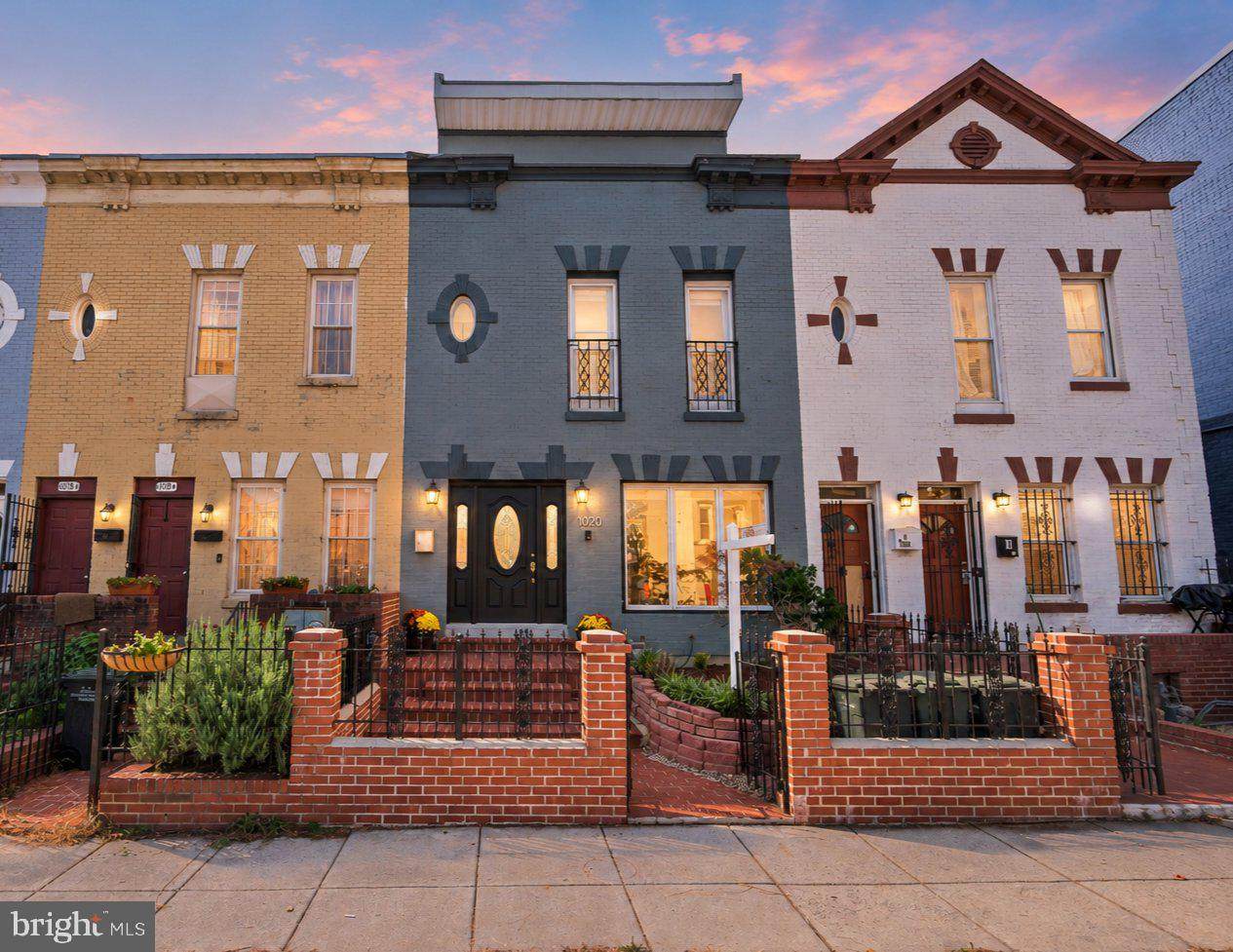 1020 6TH Street - Photo 1