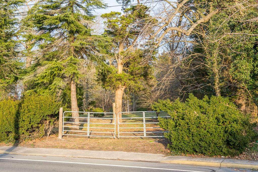 225 Bedford Street - Photo 1