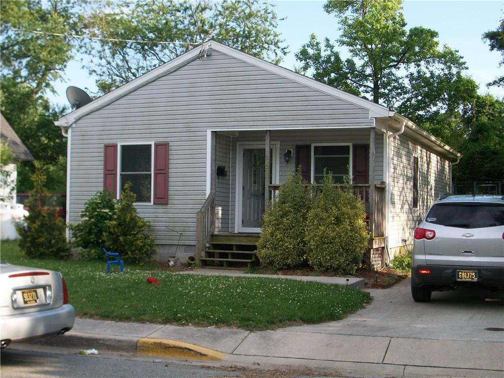 623 Center Street - Photo 1