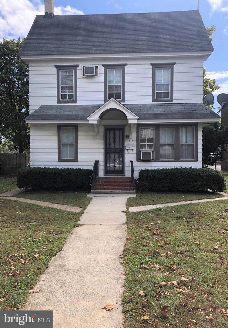 212 Broad Street - Photo 1