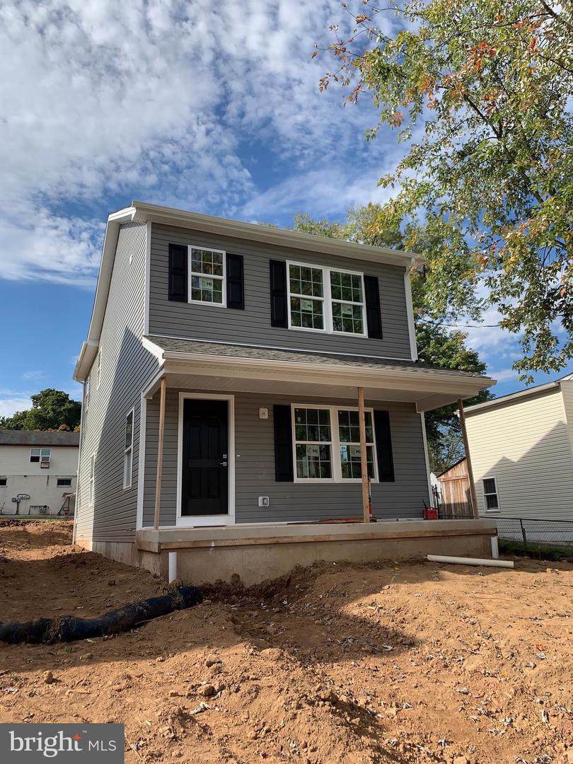 138 Columbia Avenue - Photo 1