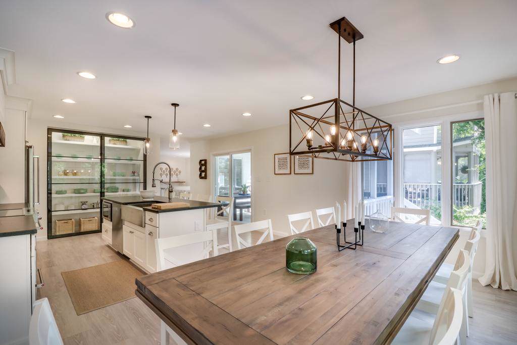 207 Wellington Parkway - Photo 1