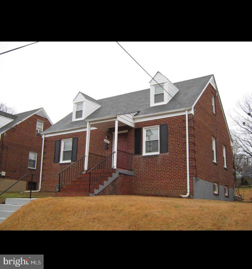6421 Elmhurst Street - Photo 1