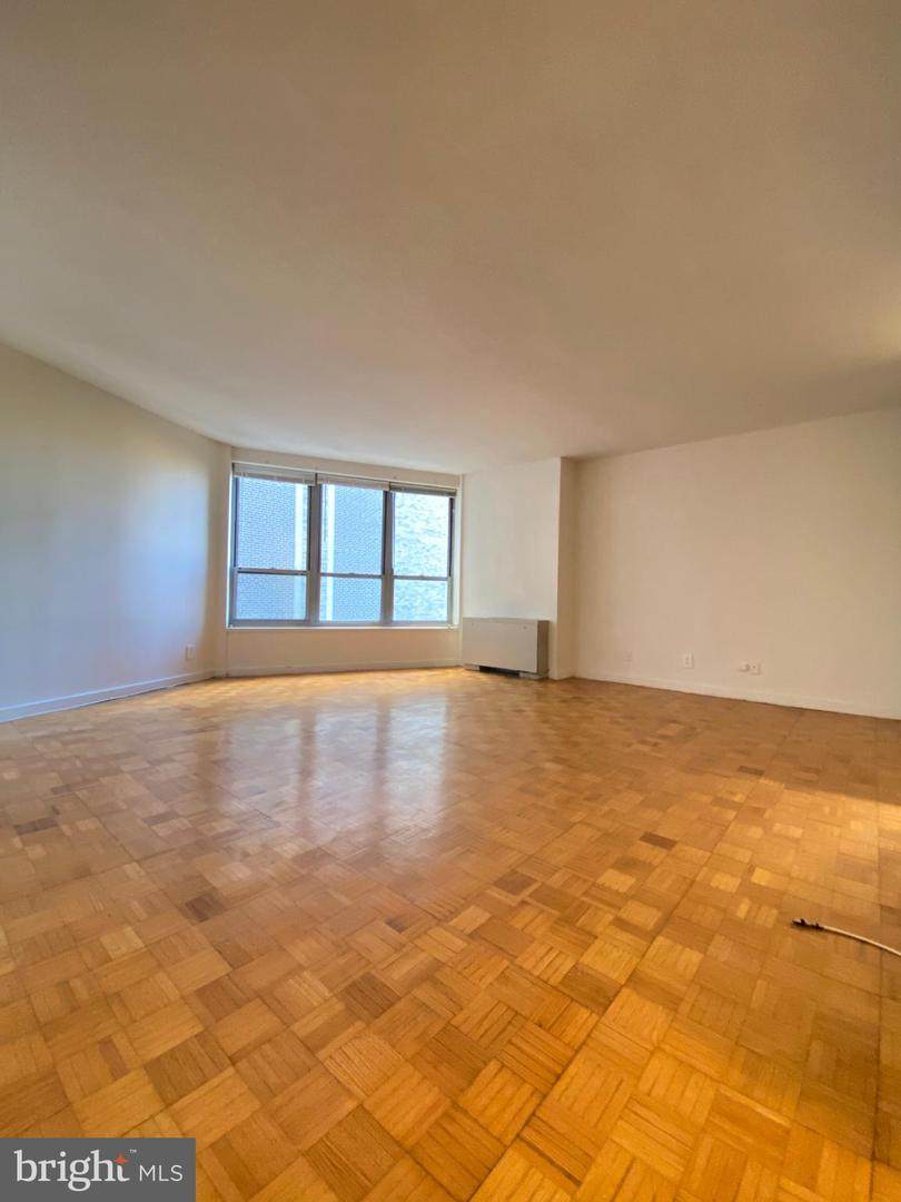 224-30 Rittenhouse Square - Photo 1