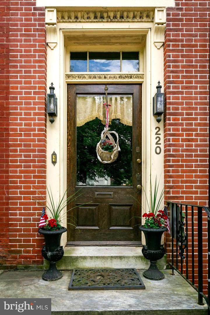 220 Union Street - Photo 1