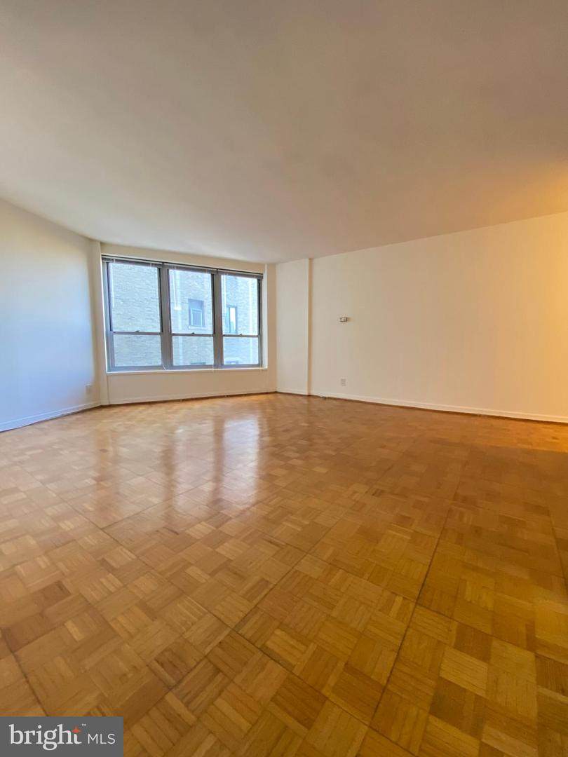 224-30 Rittenhouse Square - Photo 1