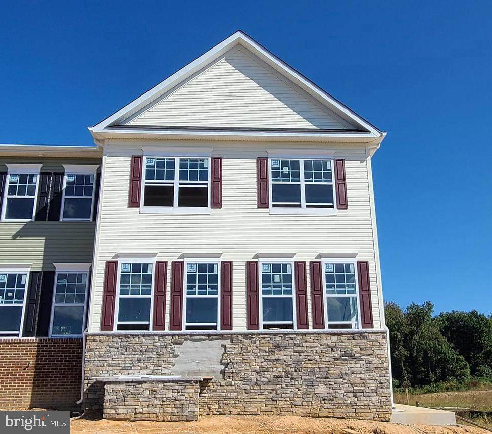 41522 Marwood Circle - Photo 1