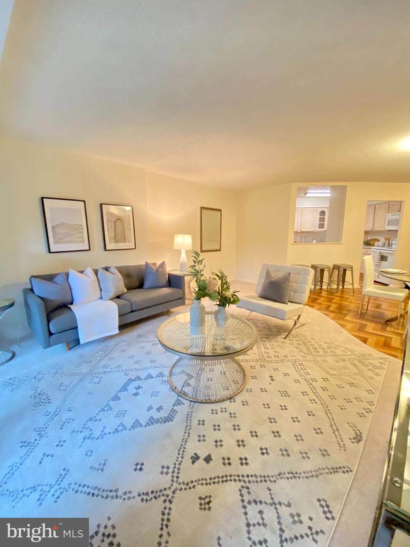 1420 Locust Street - Photo 1