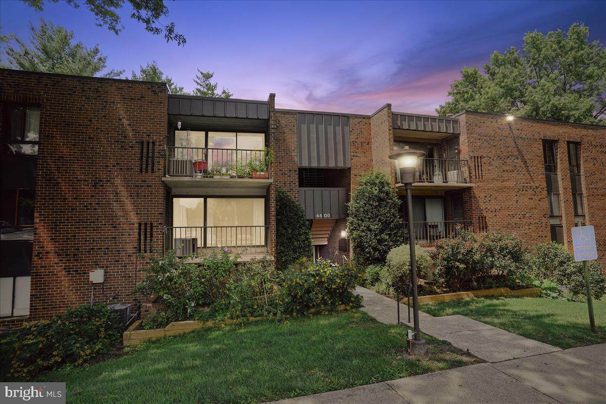 4400 Island Place - Photo 1
