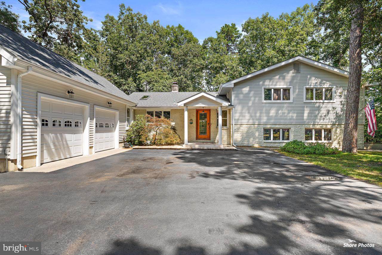 21 Pontiac Drive - Photo 1