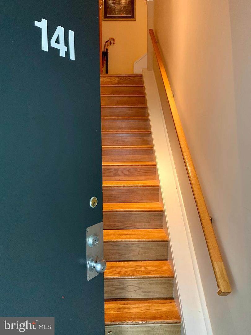1750 Oakwood Terrace - Photo 1