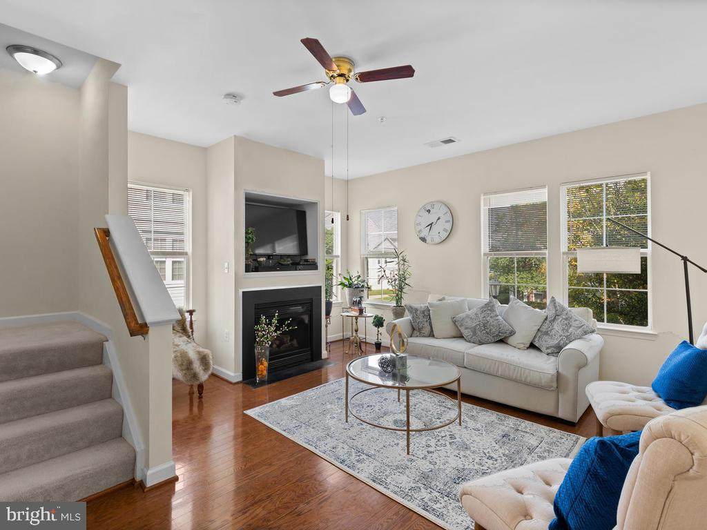 42507 Hollyhock Terrace - Photo 1