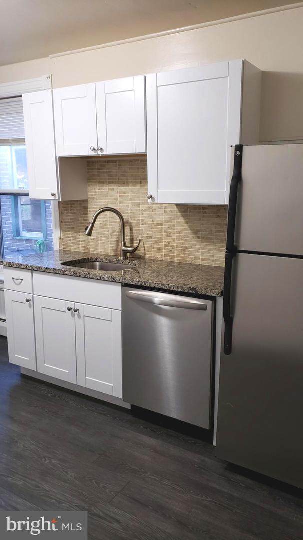 17 6TH Avenue - Photo 1