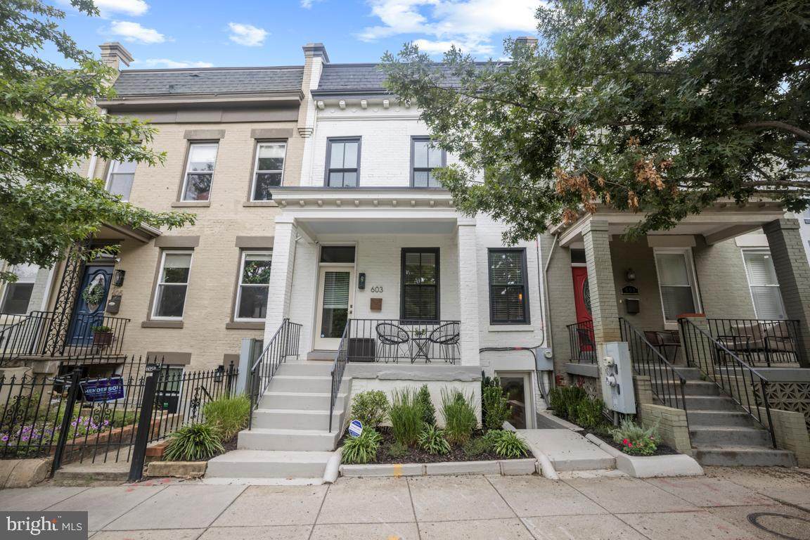 603 Kenyon Street - Photo 1