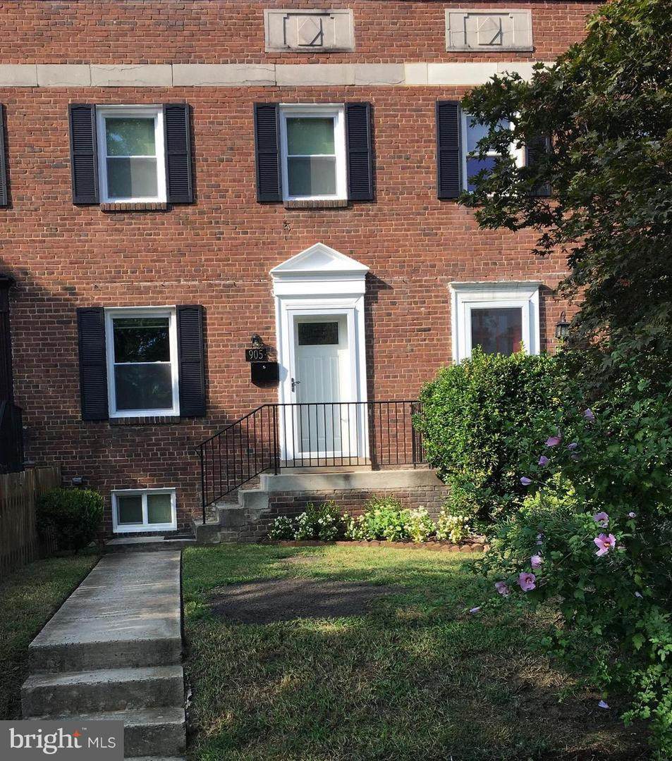 905 Second Street - Photo 1