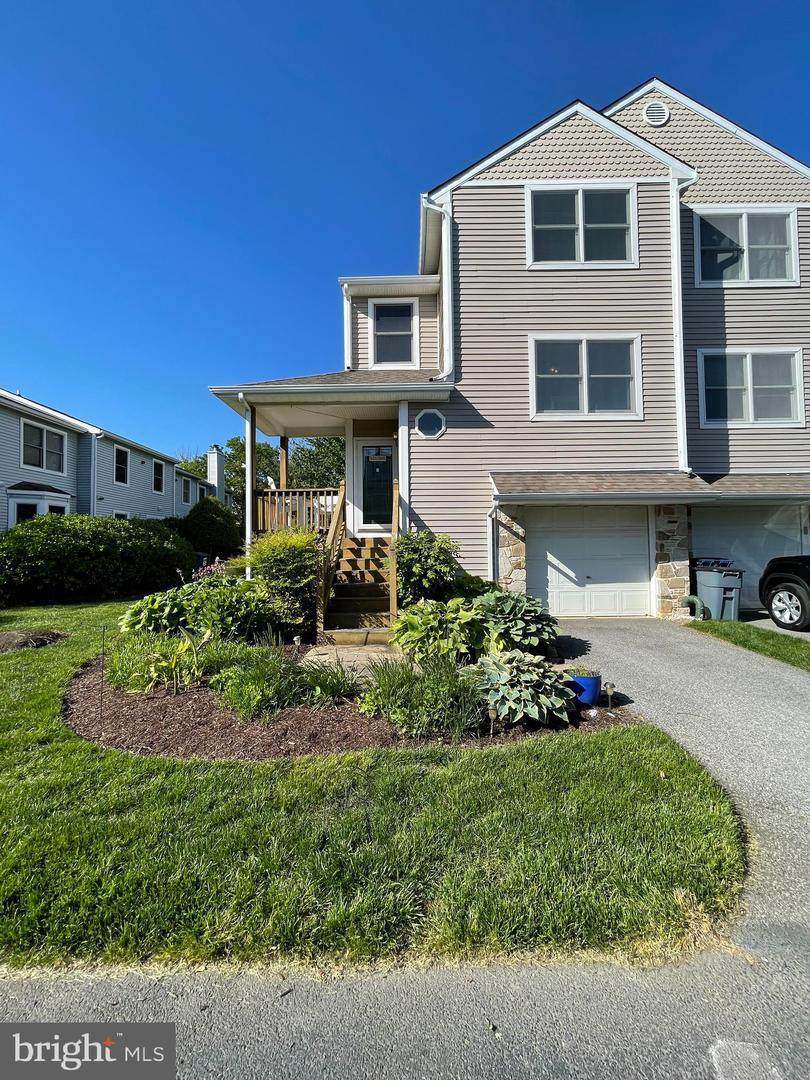 201 Schooner Way - Photo 1
