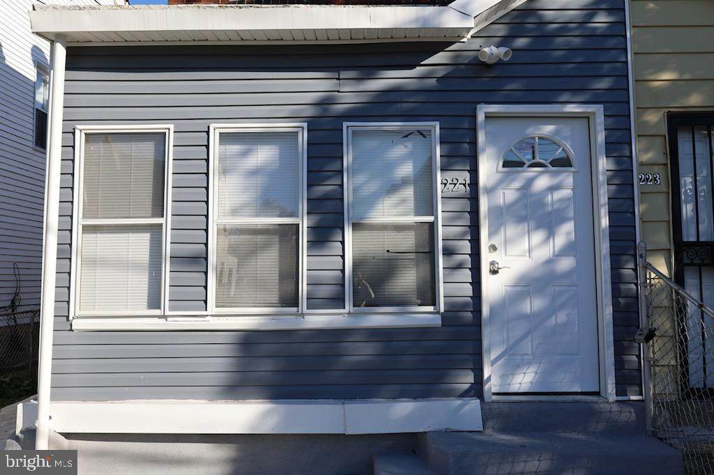 221 2ND Street - Photo 1