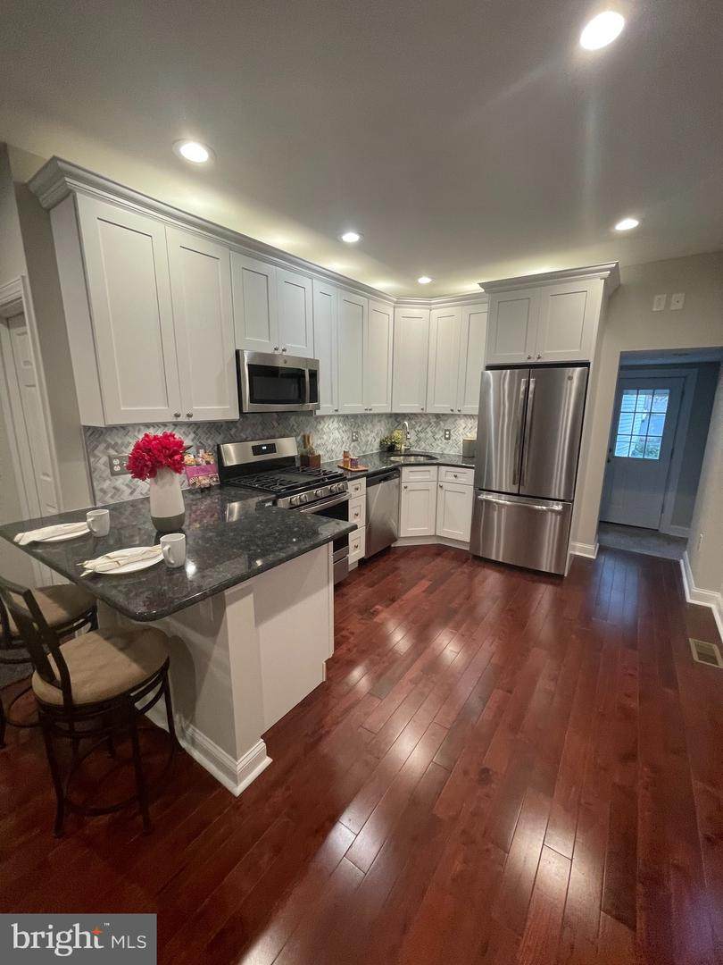 249 Green Lane - Photo 1