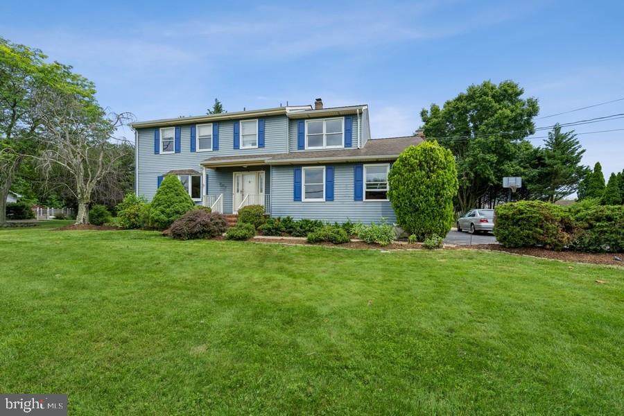 207 South Lane - Photo 1