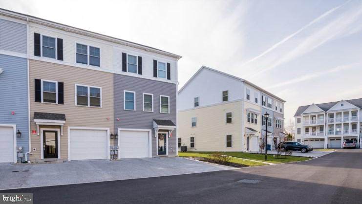 13002 Bowline Lane - Photo 1