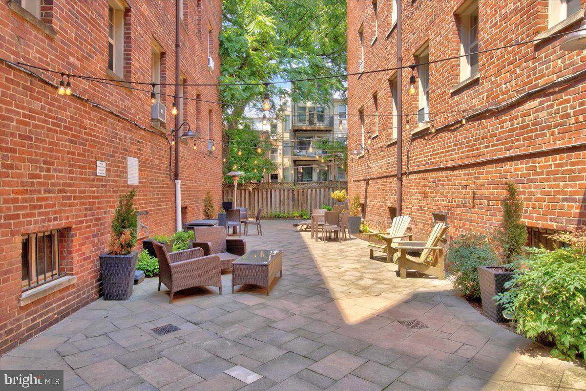 1441 Euclid Street - Photo 1