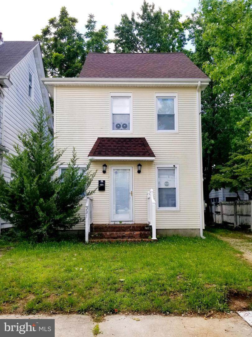 221 Howard Street - Photo 1
