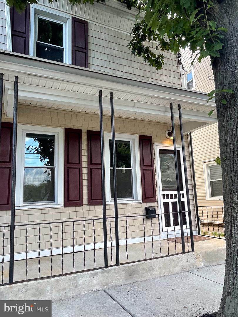 572 Bath Street - Photo 1