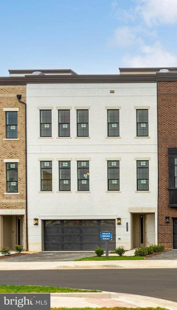 43879 Hanes Hall Terrace - Photo 1