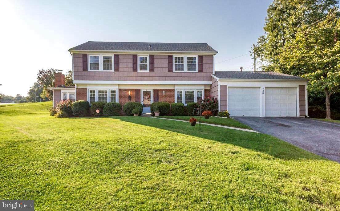 2900 Traymore Lane - Photo 1