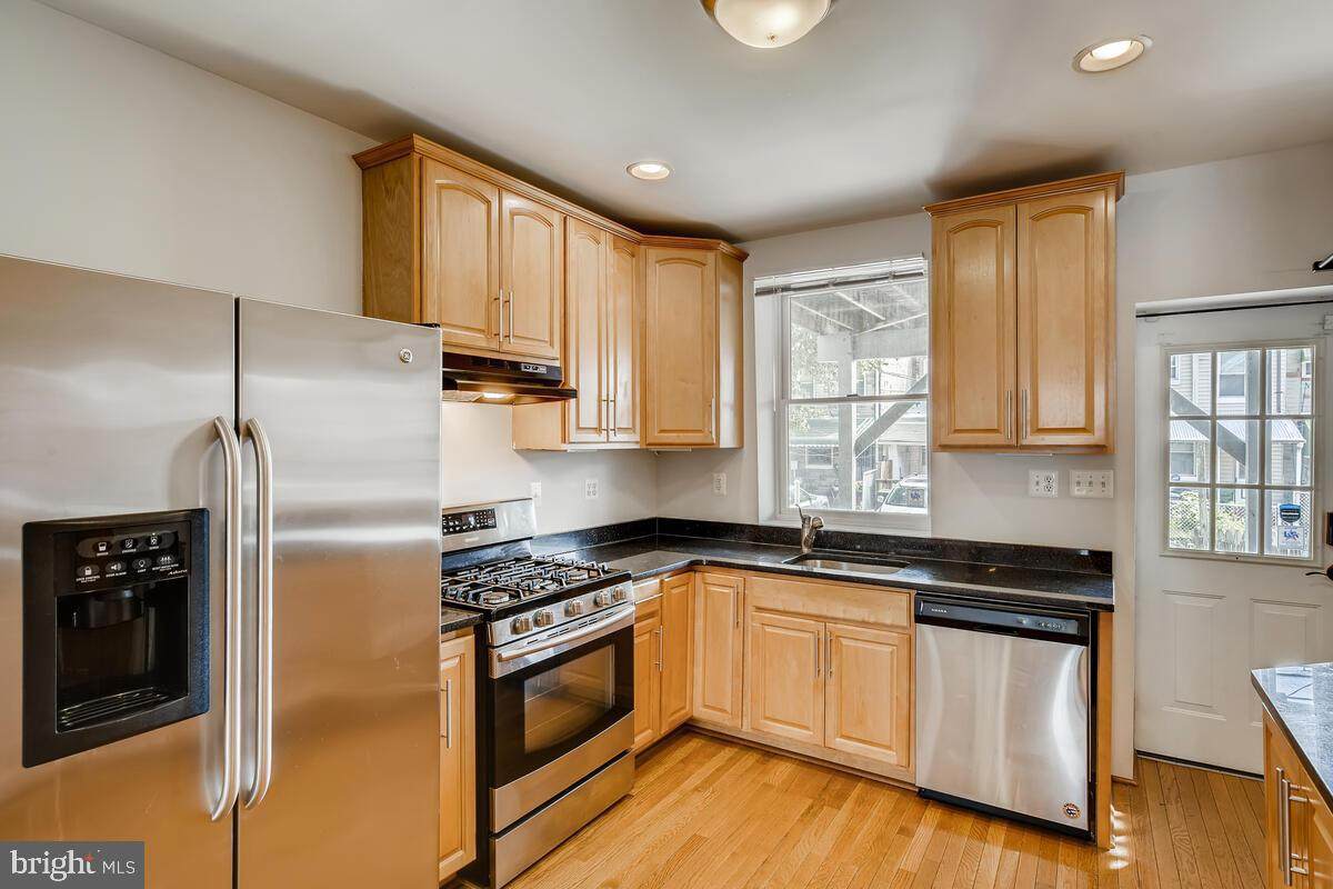 515 Luzerne Avenue - Photo 1