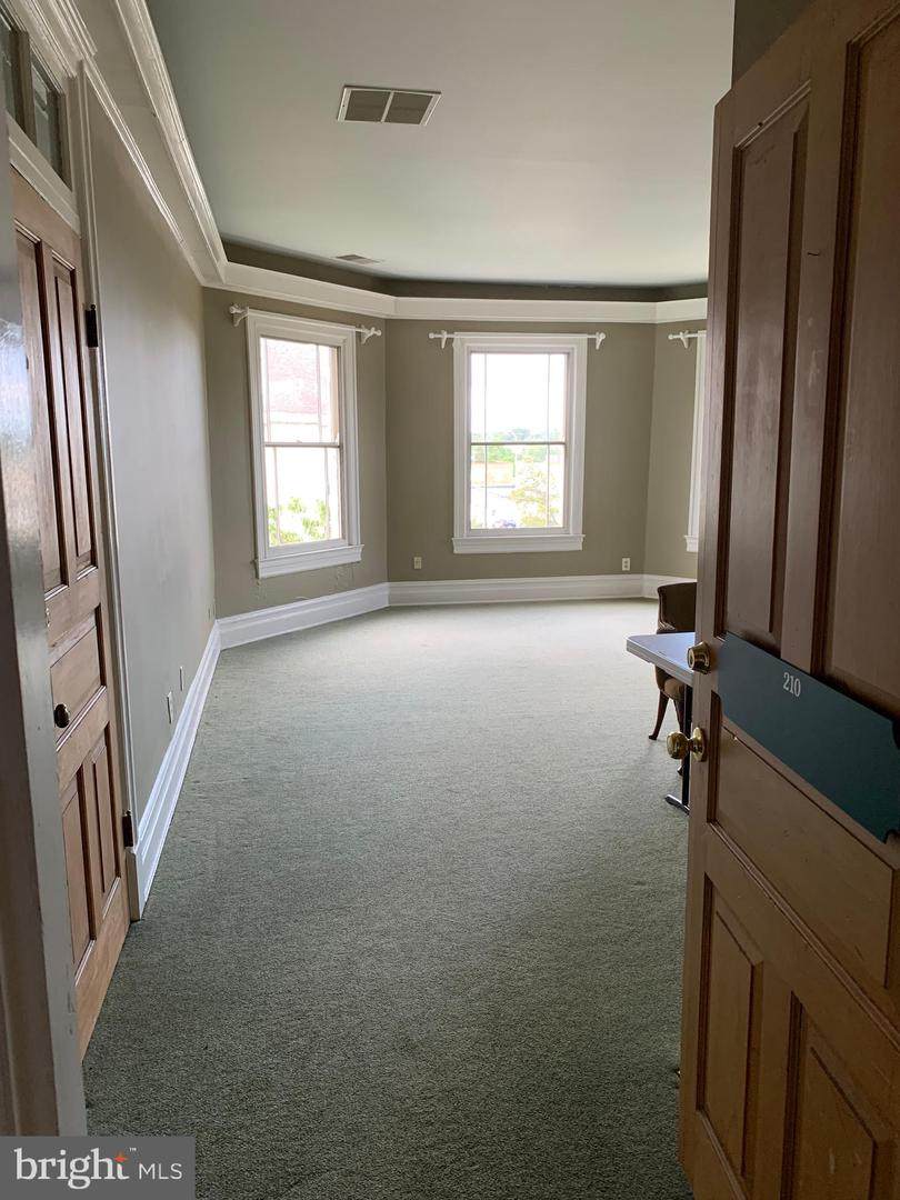 604 King Street - Photo 1