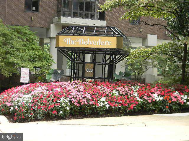 1600 Oak Street - Photo 1