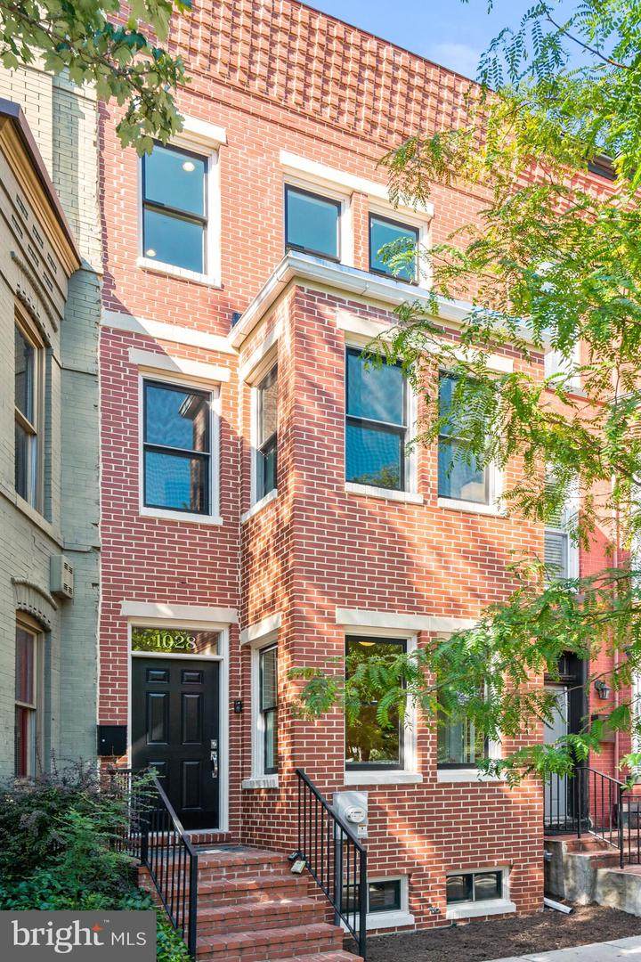 1028 D Street - Photo 1