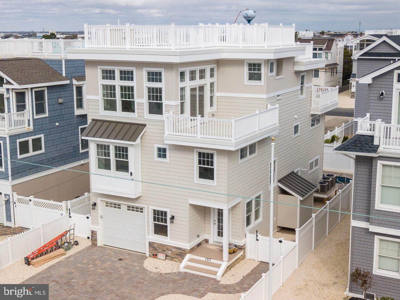107 Lillie - Photo 1