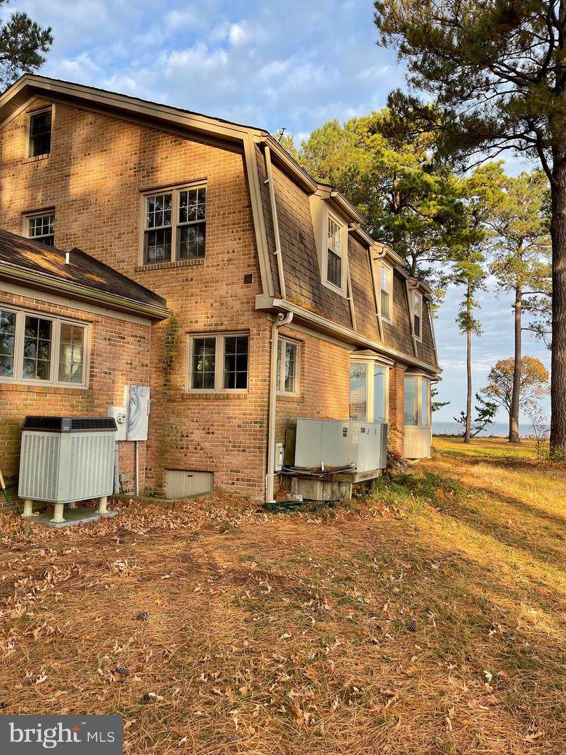 6213 Twin Point Road - Photo 1