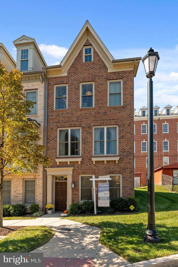 144 Waltman Place - Photo 1