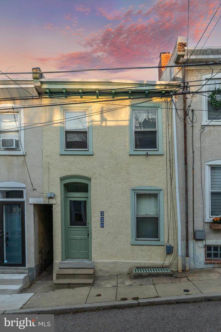 320 Carson Street - Photo 1
